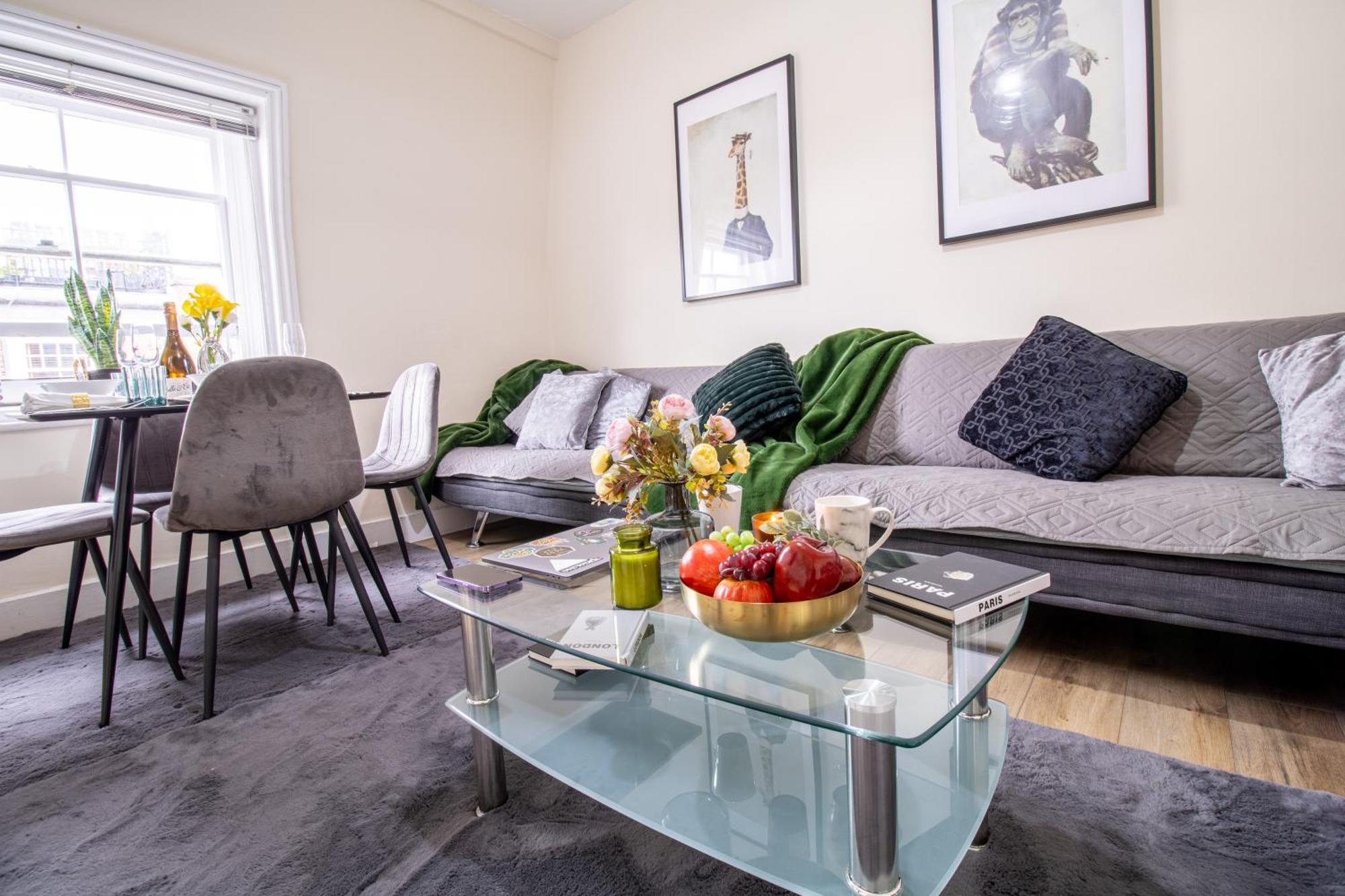 Cosy 2-Bedroom Apartment In Mayfair 8Cb - 4Th Floor No Elevator Londen Buitenkant foto