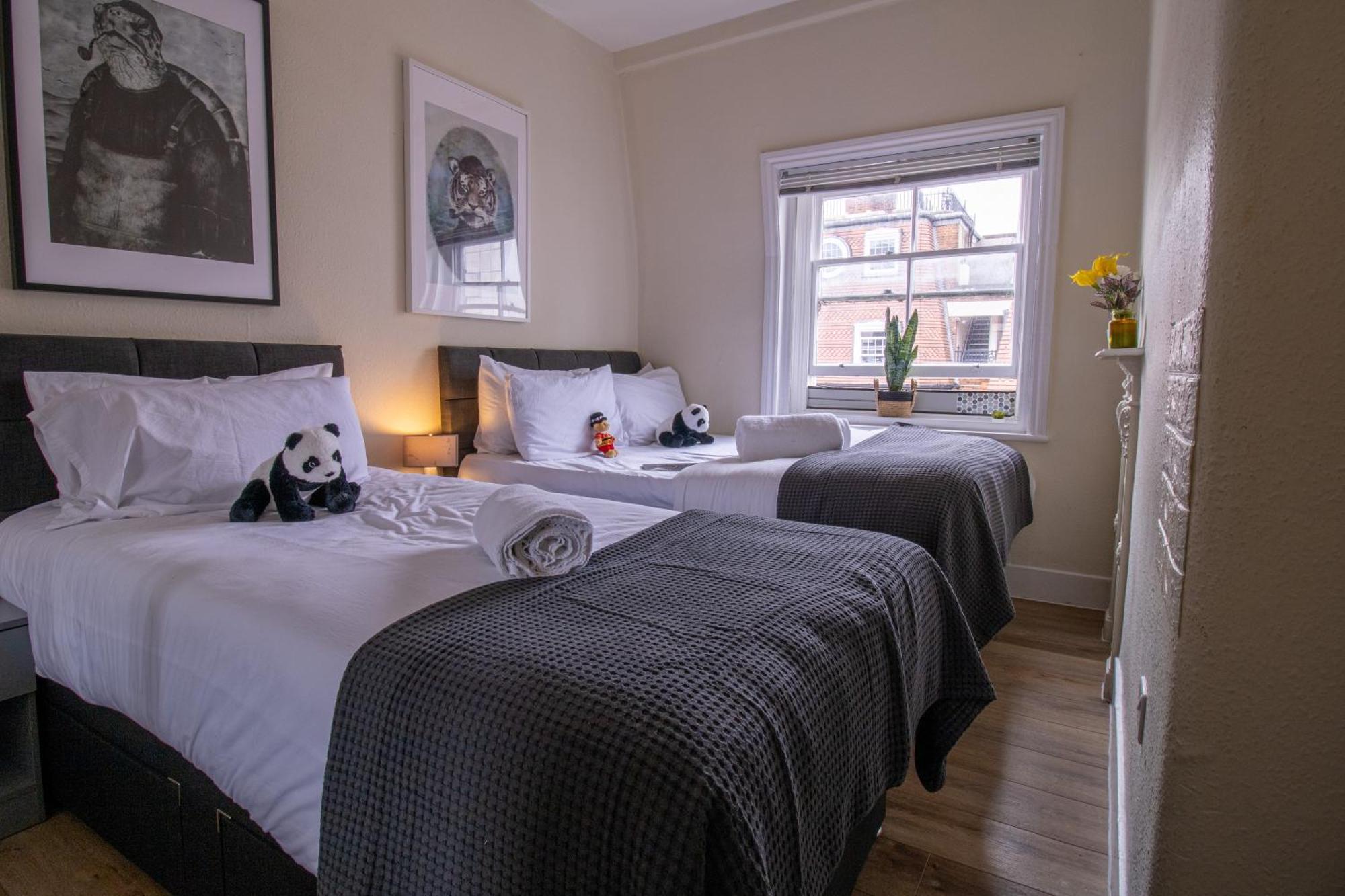 Cosy 2-Bedroom Apartment In Mayfair 8Cb - 4Th Floor No Elevator Londen Buitenkant foto