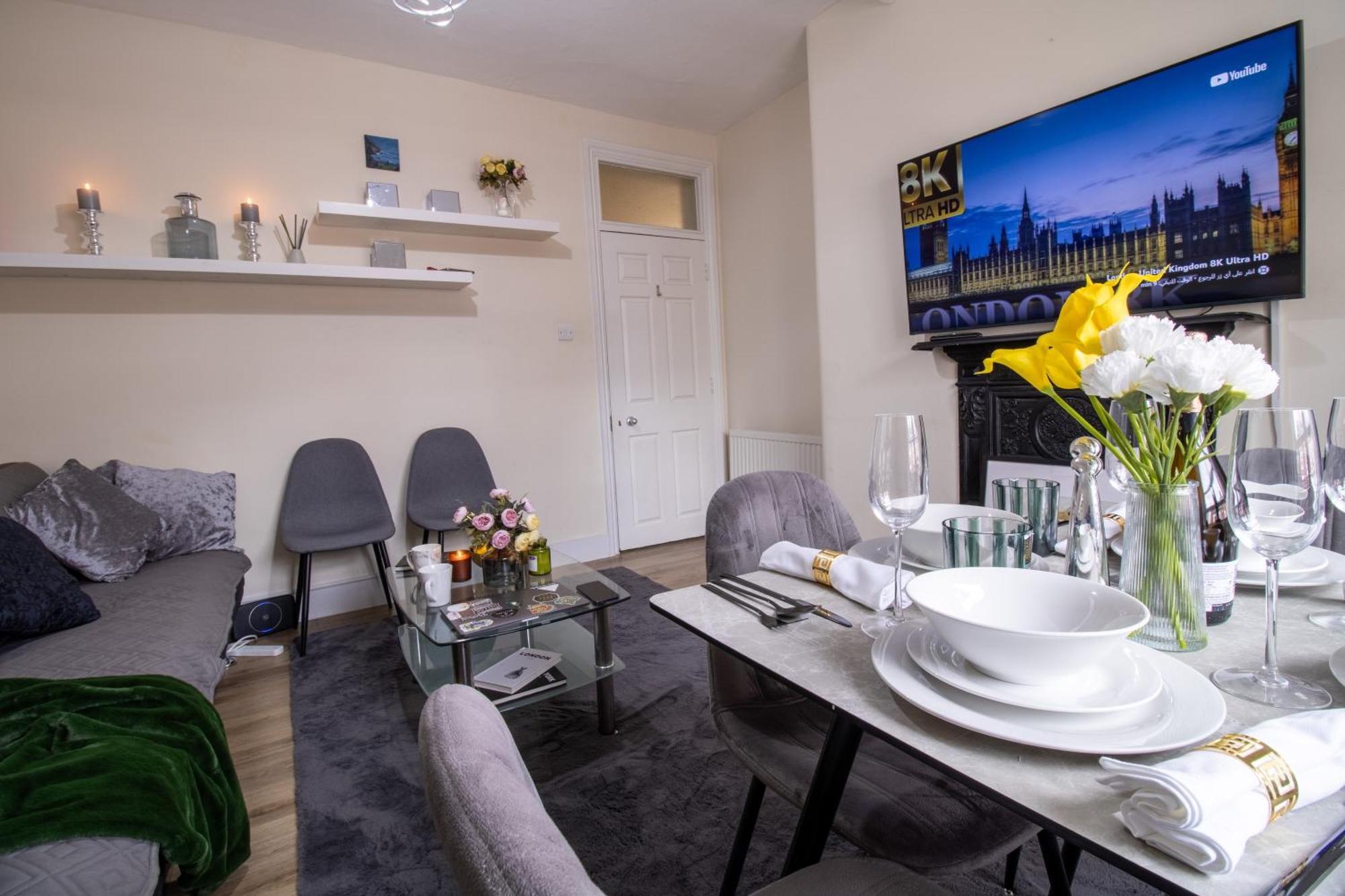 Cosy 2-Bedroom Apartment In Mayfair 8Cb - 4Th Floor No Elevator Londen Buitenkant foto