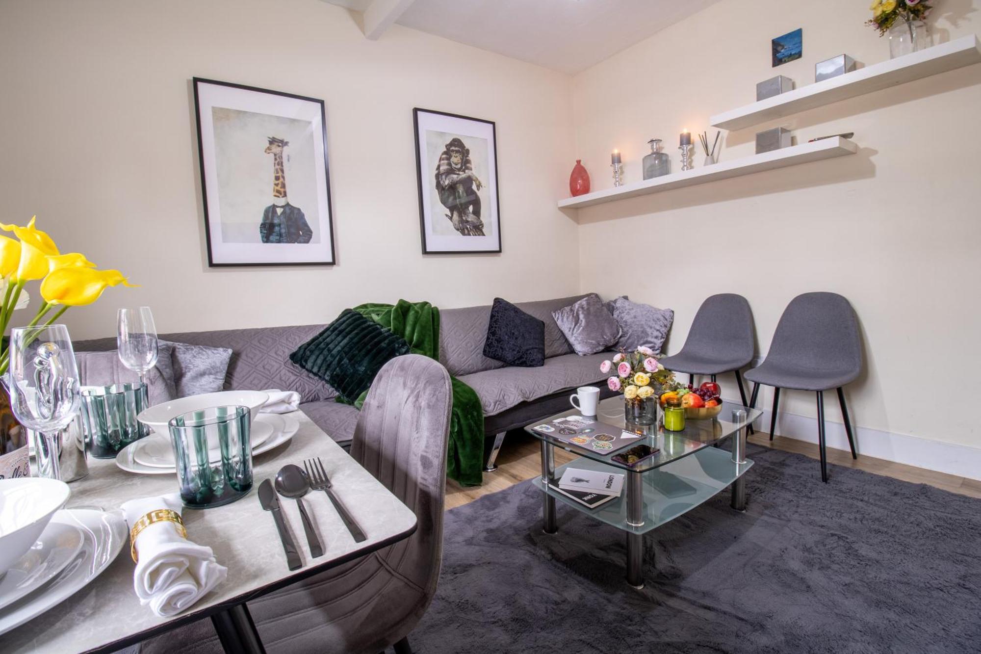 Cosy 2-Bedroom Apartment In Mayfair 8Cb - 4Th Floor No Elevator Londen Buitenkant foto