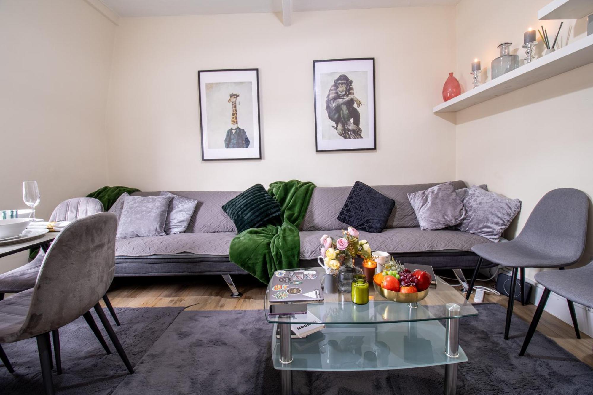 Cosy 2-Bedroom Apartment In Mayfair 8Cb - 4Th Floor No Elevator Londen Buitenkant foto