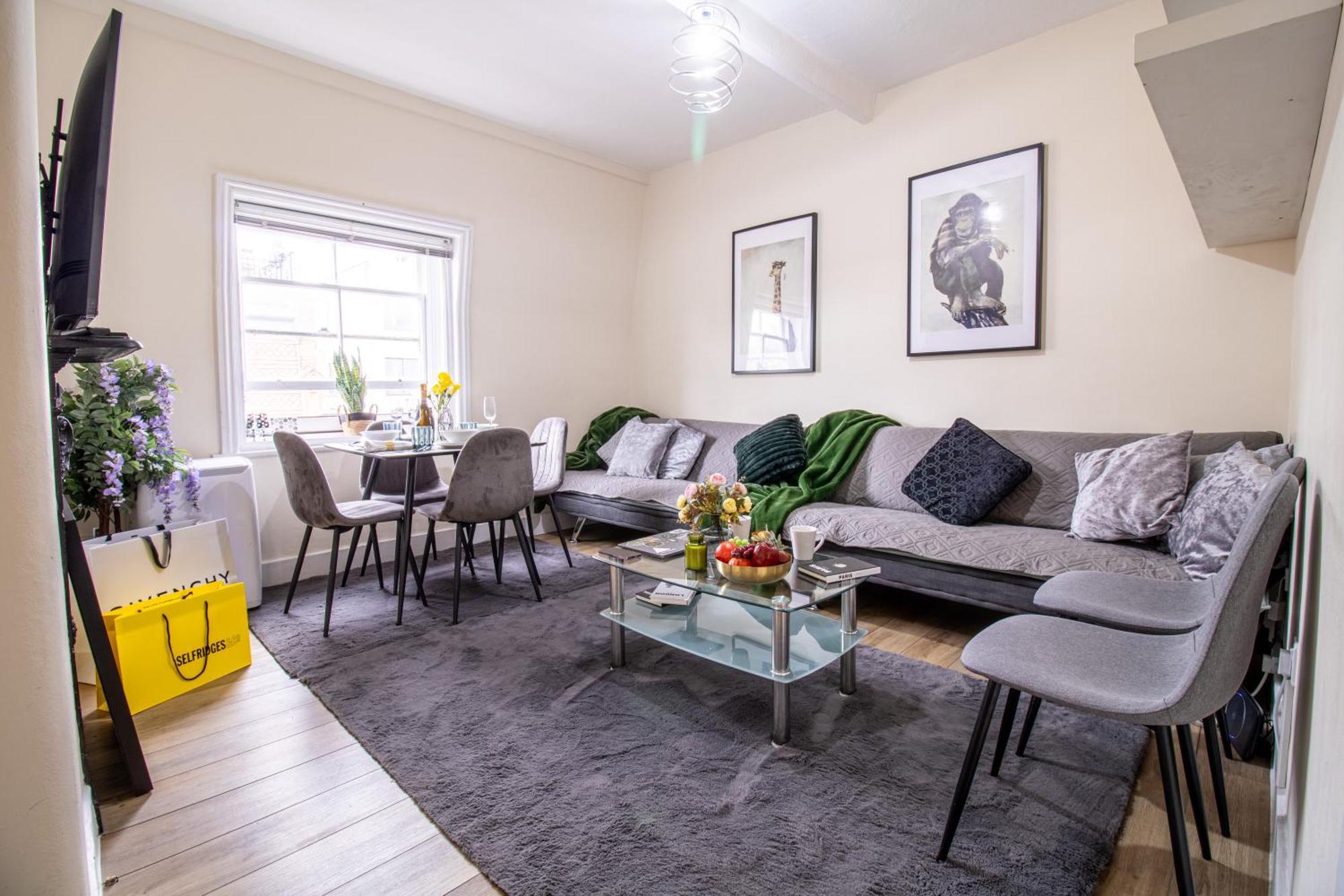 Cosy 2-Bedroom Apartment In Mayfair 8Cb - 4Th Floor No Elevator Londen Buitenkant foto