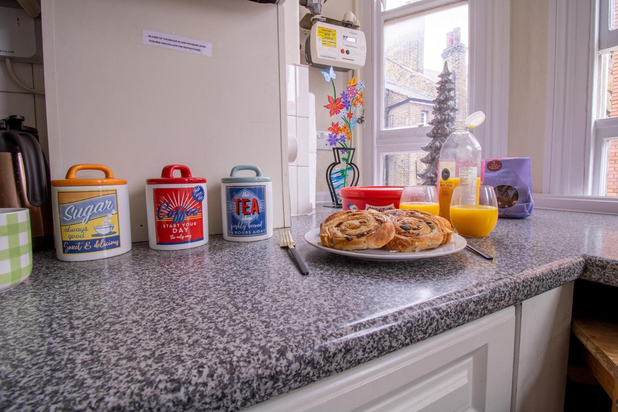 Cosy 2-Bedroom Apartment In Mayfair 8Cb - 4Th Floor No Elevator Londen Buitenkant foto
